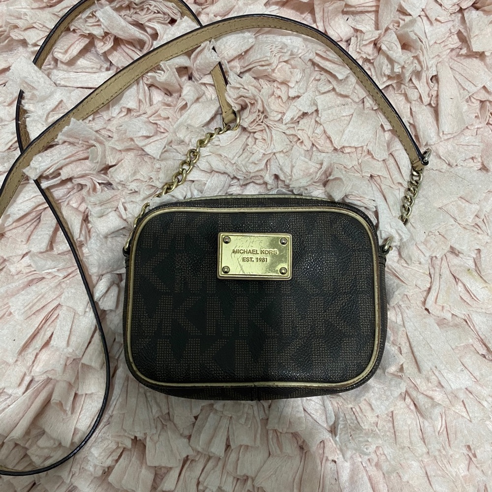 Micheal Kors Crossbody
